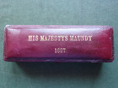 1827 maundy set case