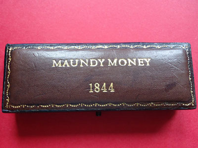 1844 maundy set case