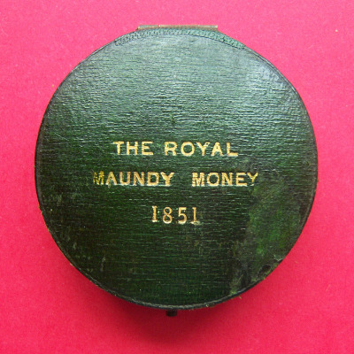 1851 round maundy set case