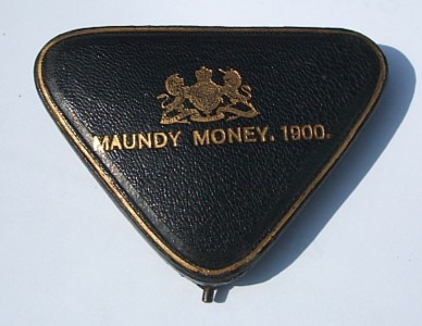 1900 triangular maundy set case