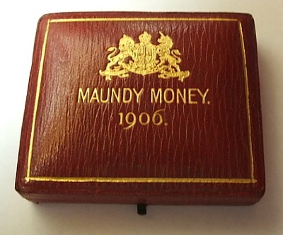 1906 square maundy set case