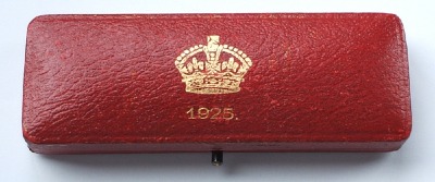 1925 maundy set case