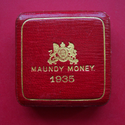 1935 maundy set case
