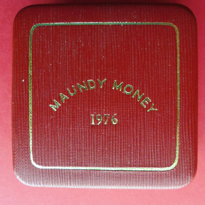 1976 maundy set case
